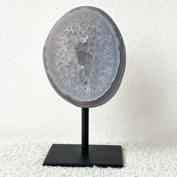 agaat druzy geode op standaard edelsteen mineraal statement piece