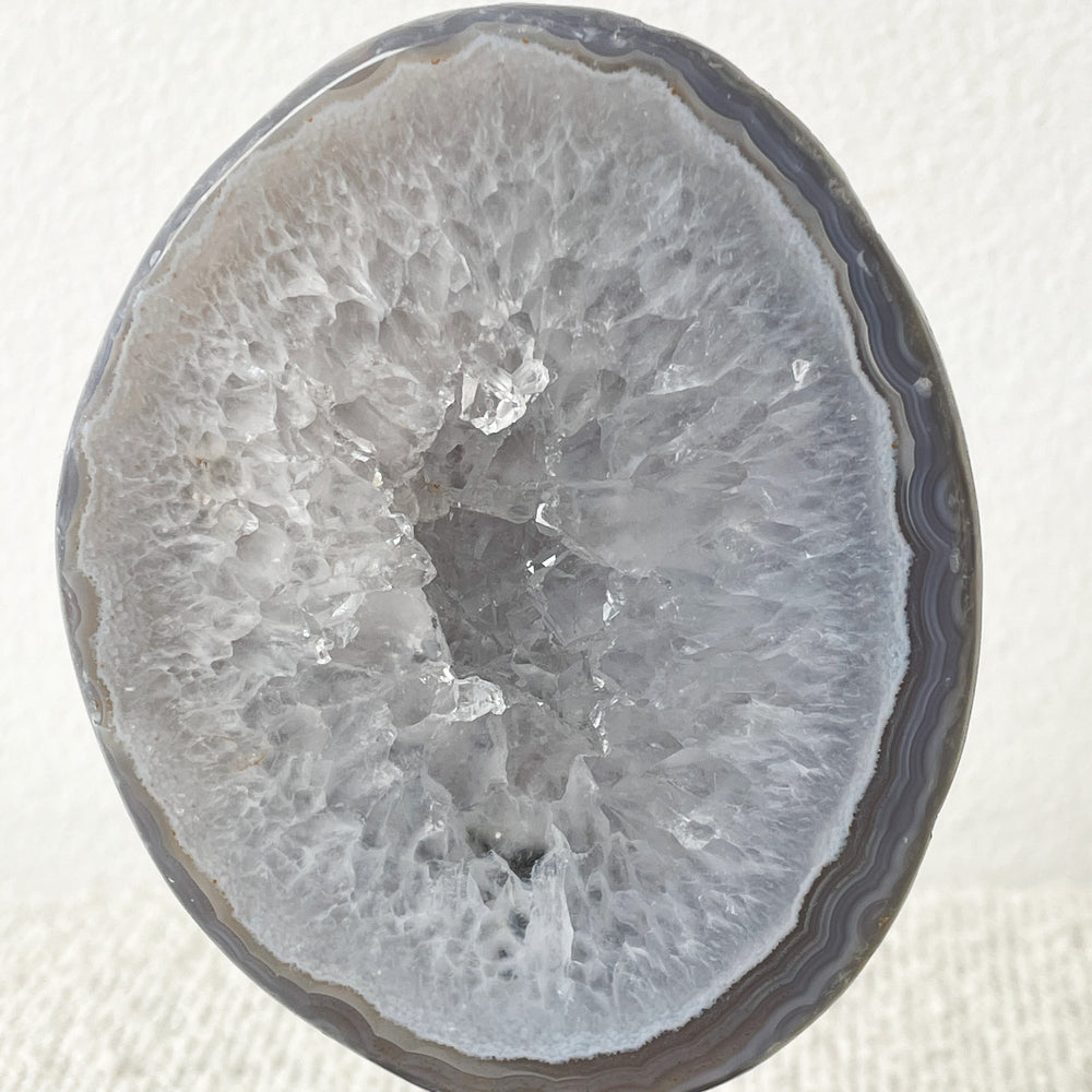 agaat druzy geode op standaard edelsteen mineraal statement piece